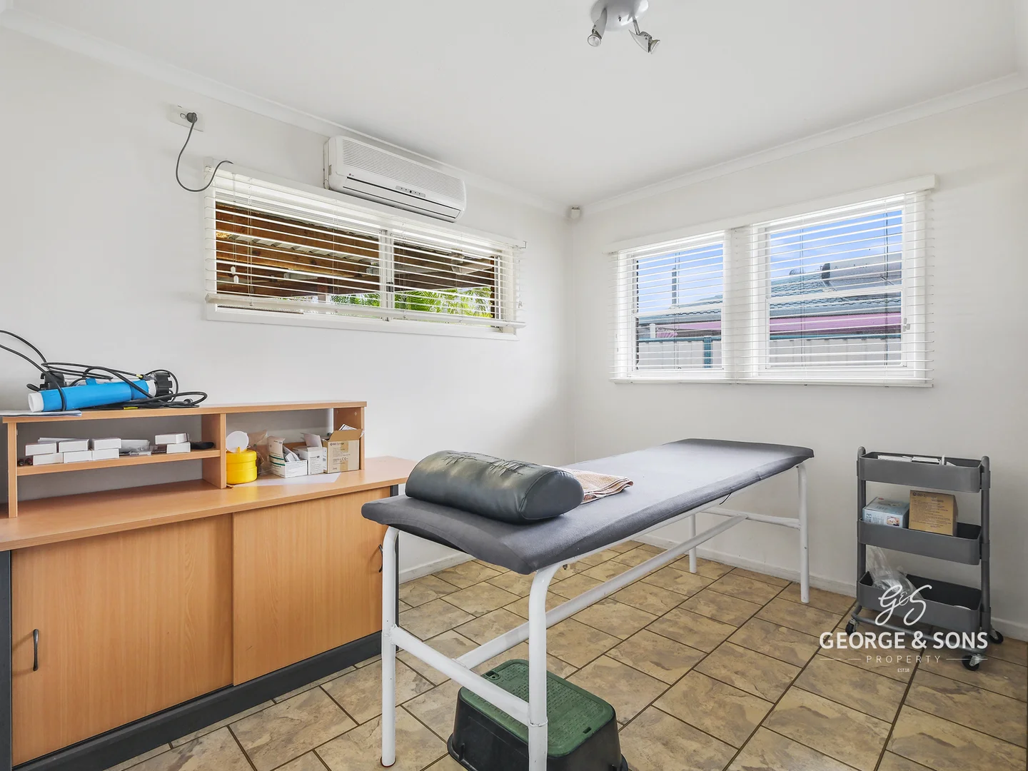 8 Rochester Drive, Mount Warren Park (6)